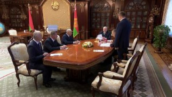 
Lukashenko okays appointment of district-level officials


