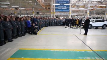 Lukashenko to BelGee workers: We are now ready to make a Belarusian car
