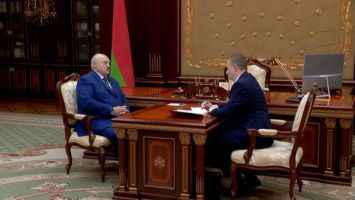 Lukashenko receives PM, urges attention to number one issue