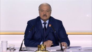 Lukashenko sees Ukraine as drug addict kept on short leash with promises of new weapons